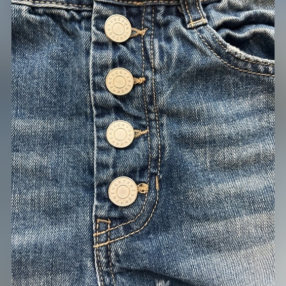 Refuge button front denim distressed jean shorts with stretch size 2 - Picture 4 of 8